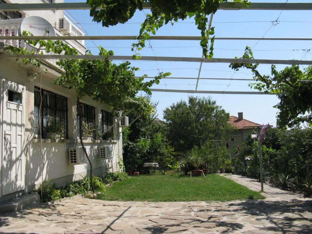 Guest House Rusalka Byala  Esterno foto